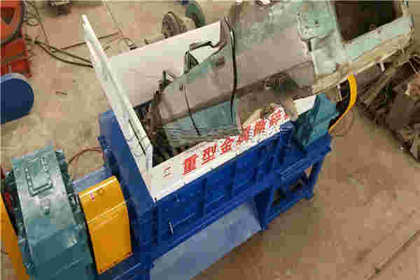 中再生撕碎機(jī)，完美實(shí)現(xiàn)廢舊金屬循環(huán)再利用