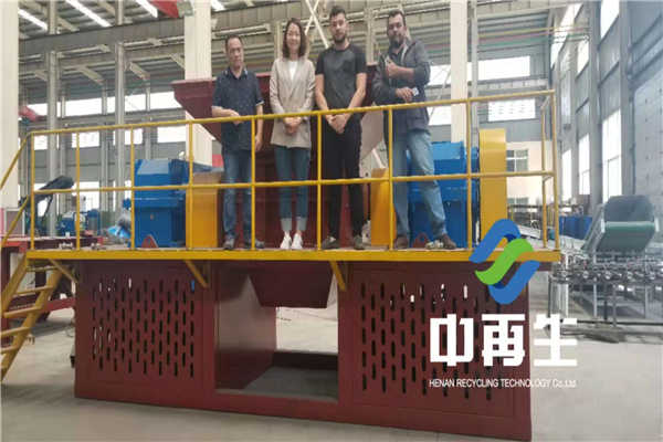 在操作金屬撕碎機(jī)設(shè)備時(shí) 切記犯到以下兩點(diǎn)錯誤