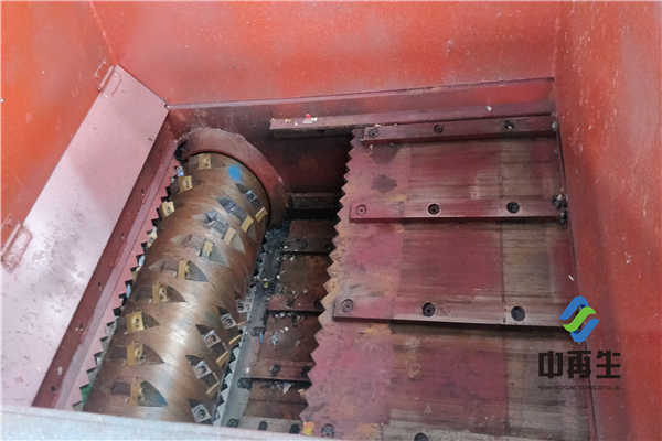 詳細介紹橡膠撕碎機碎后橡膠可應(yīng)用領(lǐng)域