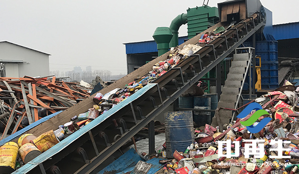 廢舊易拉罐想要提高處理效率,不如使用易拉罐破碎機(jī)試試